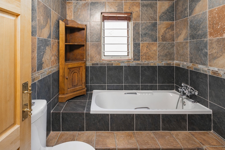 3 Bedroom Property for Sale in Ifafi North West